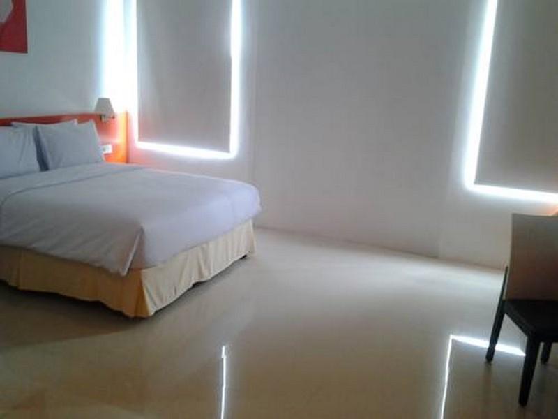Urbanview Hotel Asyra Makassar Exterior photo